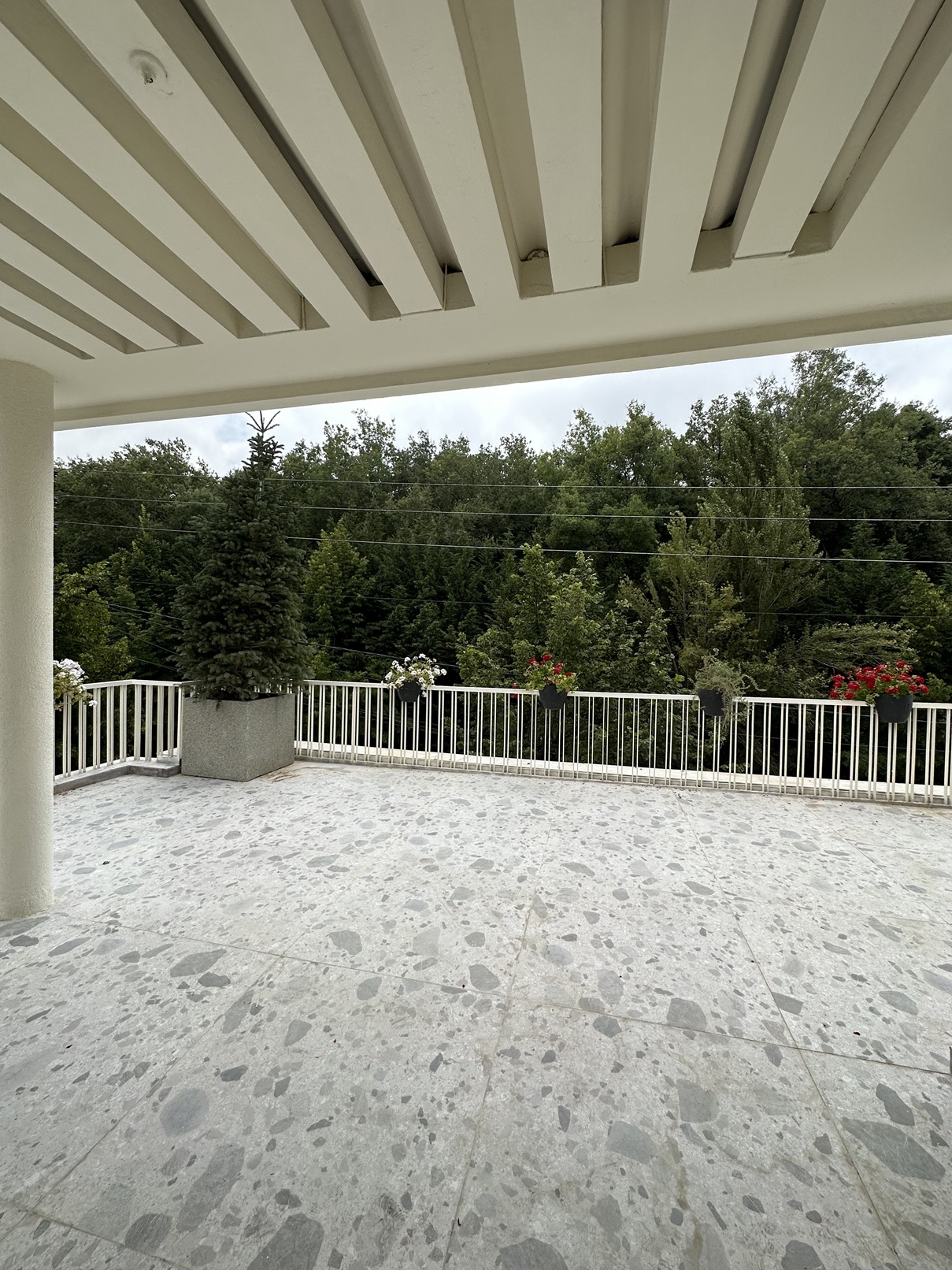 Rooftop with Terrace for Sale in Bikfaya (Mhaydseh) 